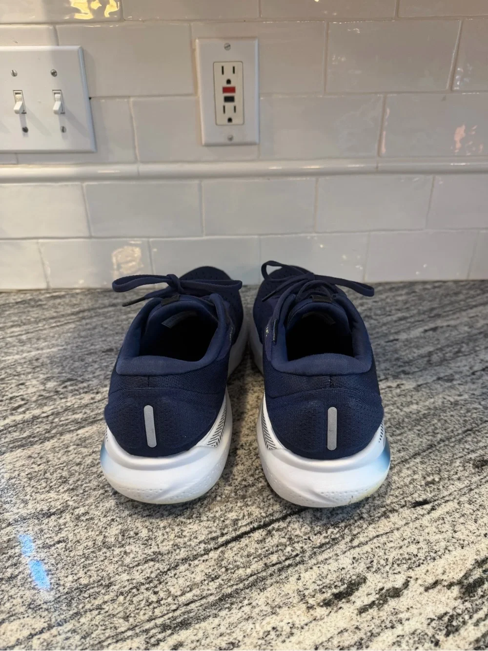 Men’s Brooks Adrenaline 24 Size 11.5 2E/Wide